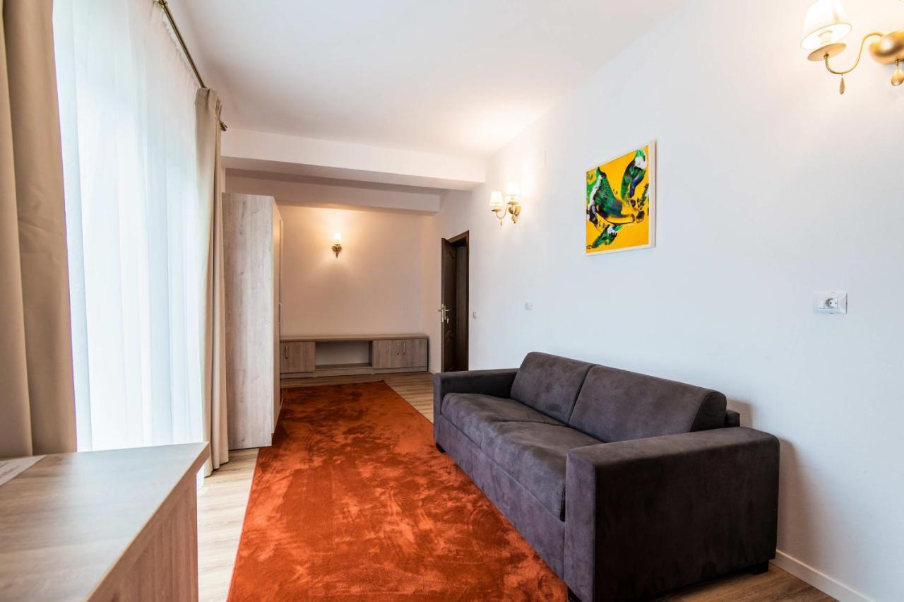 Hotel Class Brezoi Kültér fotó