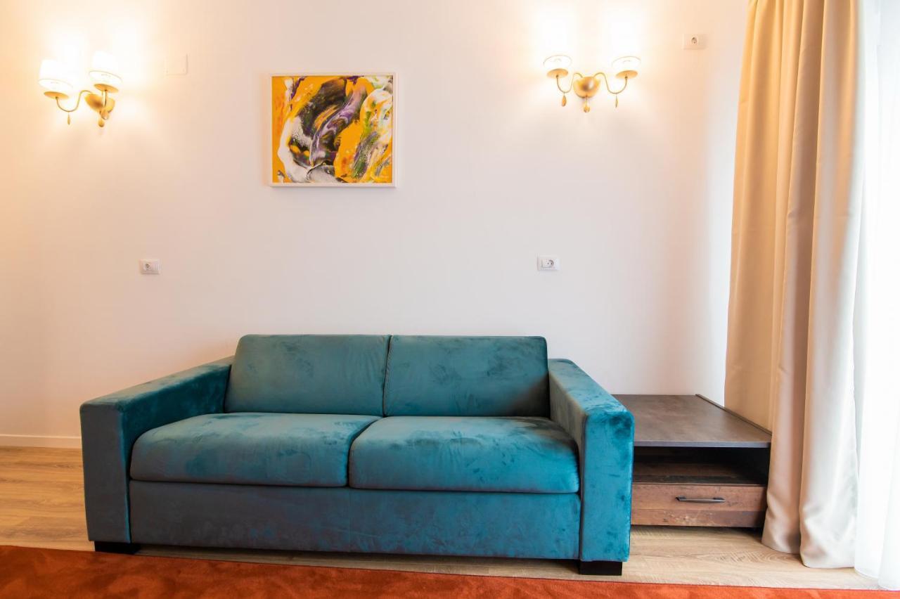 Hotel Class Brezoi Kültér fotó
